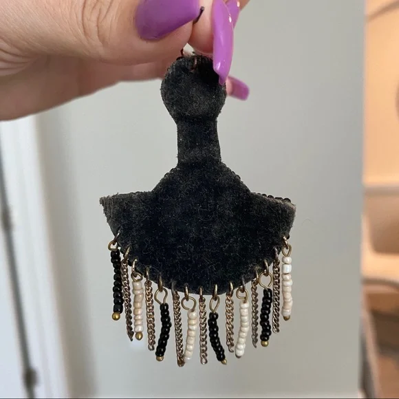 Black and cream statement earrings with stones - Picture 5 of 7